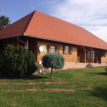 Apartamento Mézesfészer apartman Cserkút Exterior foto